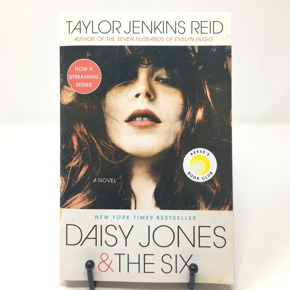 Daisy Jones & The Six by Taylor Jenkins Reid Softbound Paperback Book